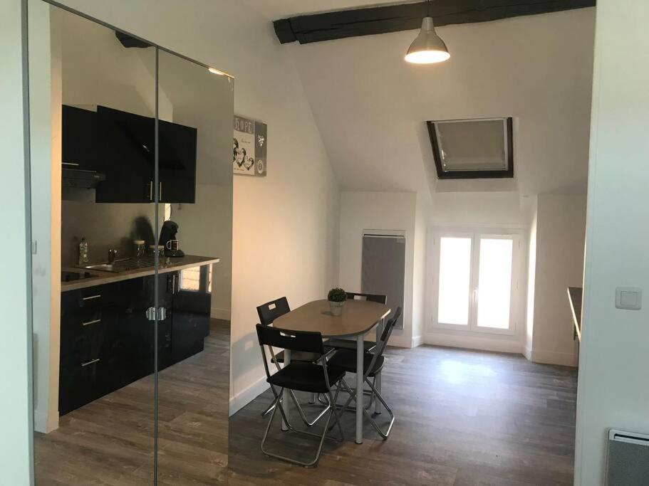 Appartement Studio Du Chateau à Champs-Sur-Marne Extérieur photo